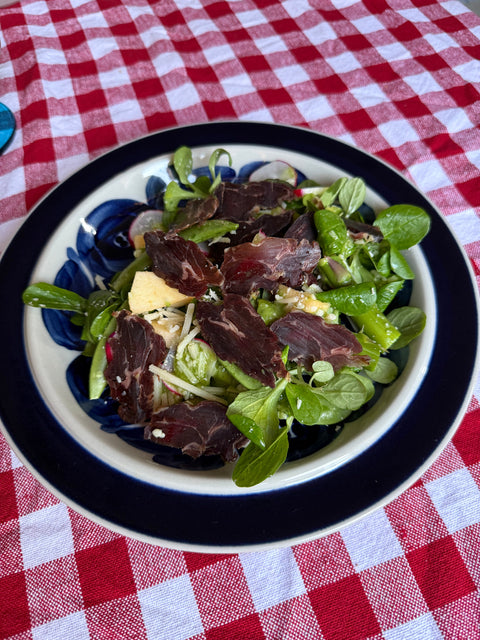 Recept: Somrig sallad med Rökt & Torkad Renkött