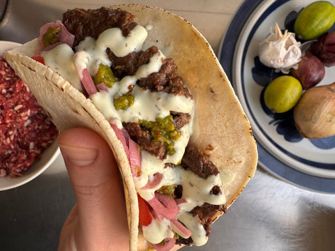 Recept: Smashed Burger Tacos av Älgfärs